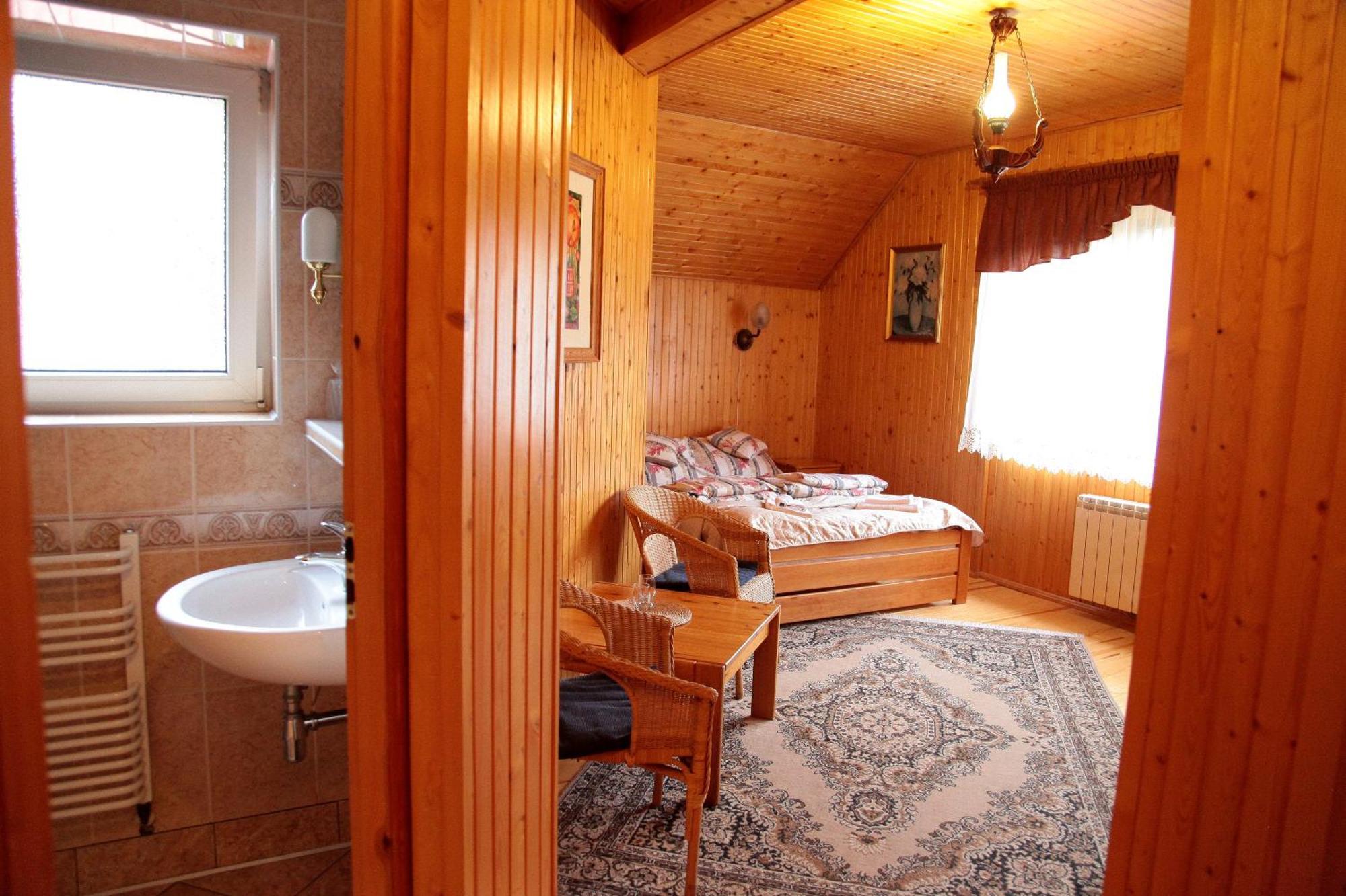 Hotel Wyrwidab Chodzież Exteriér fotografie